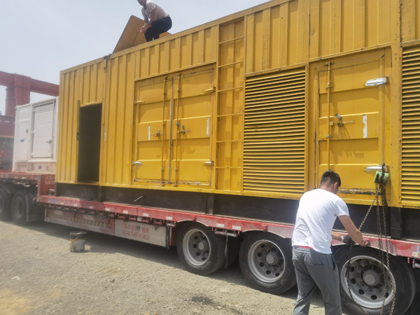 利津除了负载情况和发动机维护，还有哪些因素会影响 200kw 柴油发电机的油耗？